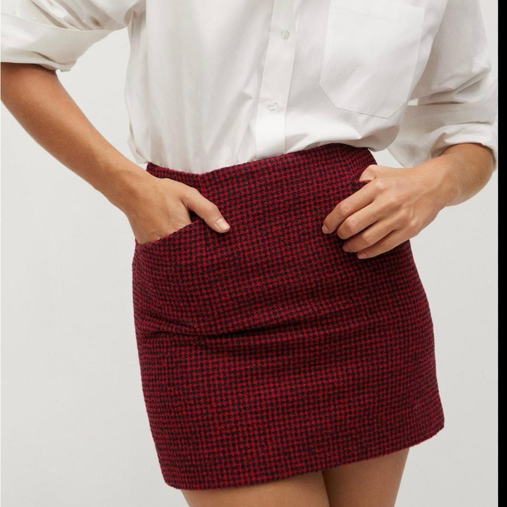 Mango Red & Black Tweed Mini Skirt. NWT. Women’s Large.